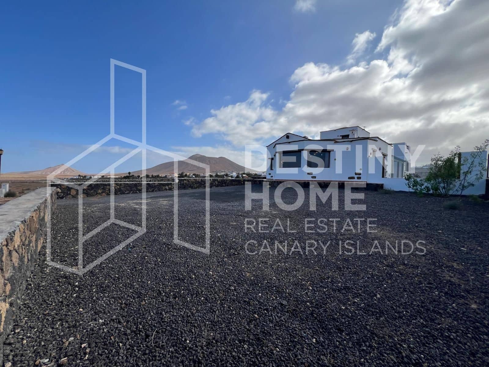 4 slaapkamer Villa te koop in Villaverde met zwembad garage - € 735.000 (Ref: 8781162)