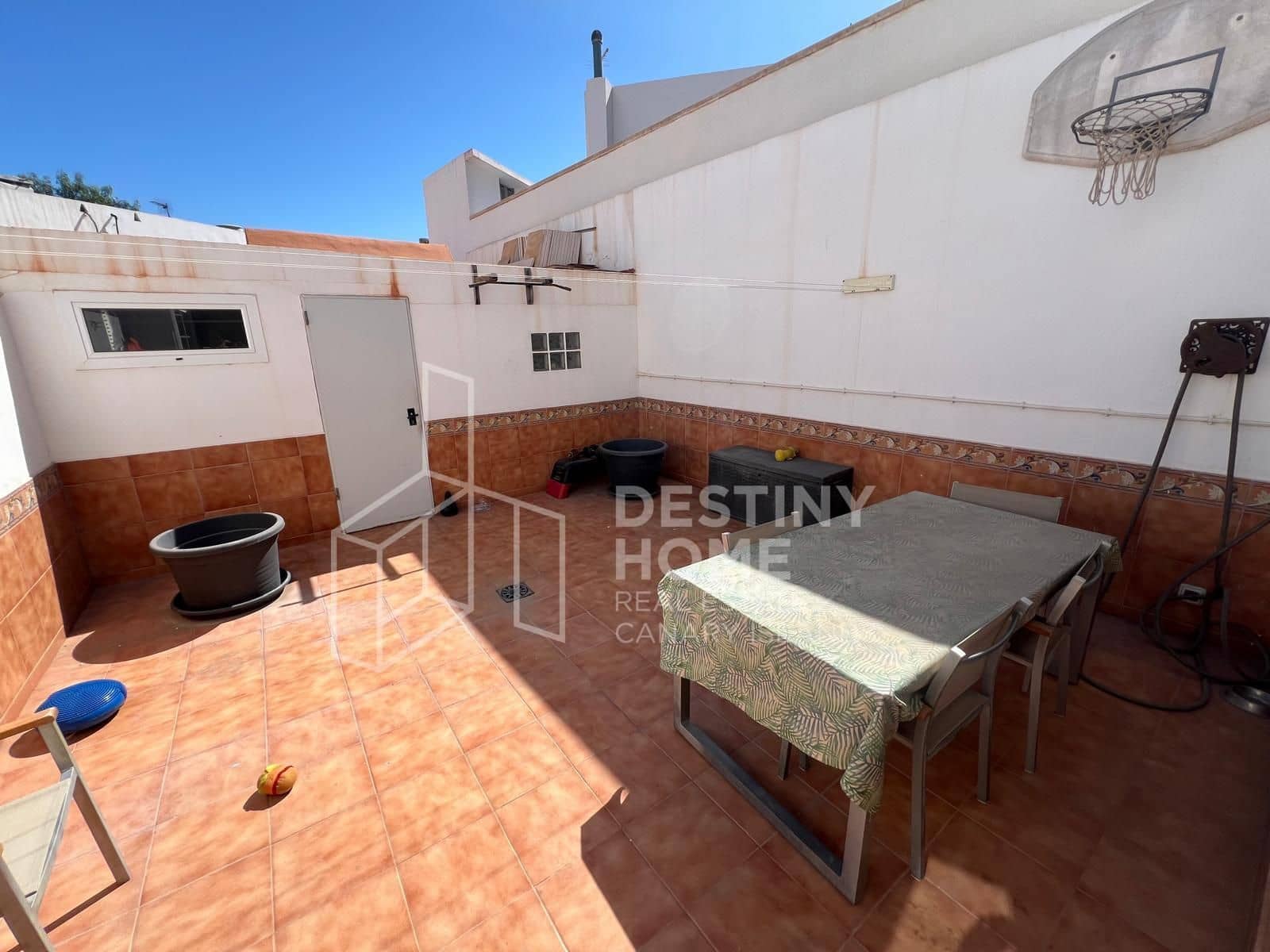 3 soveværelse Byhus til salg i Puerto del Rosario - € 330.000 (Ref: 8812140)