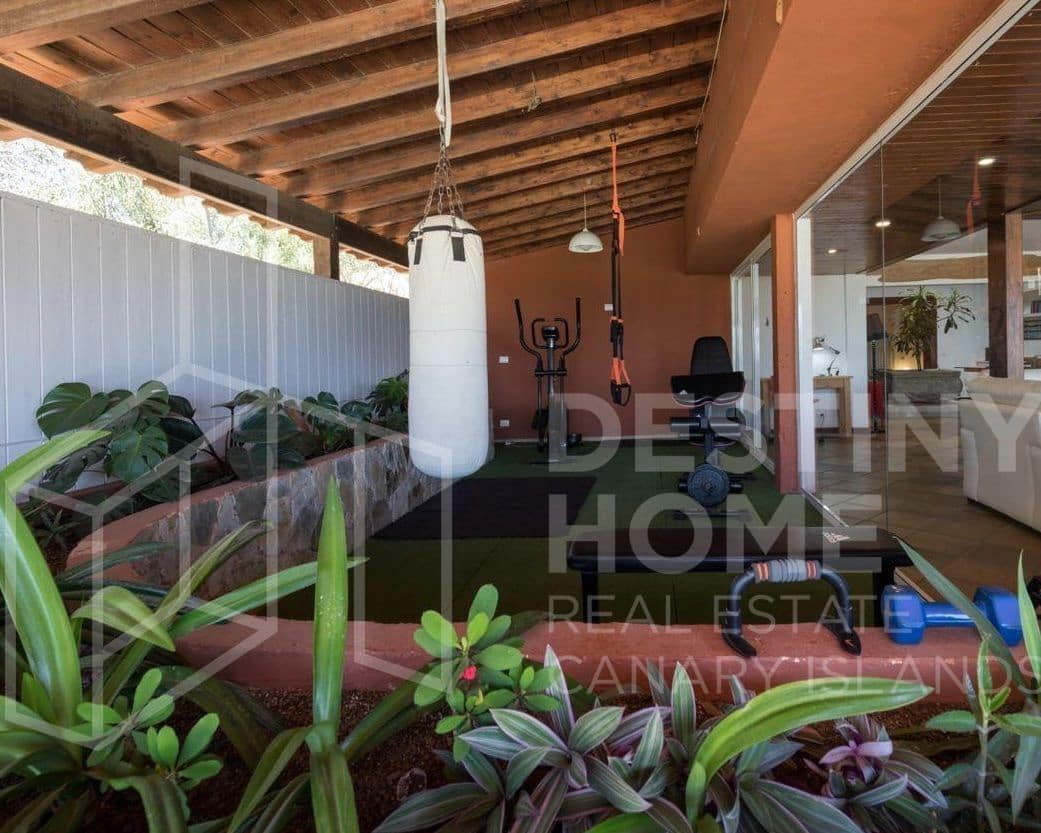 5 quarto Moradia para venda em Parque Holandes com piscina garagem - 950 000 € (Ref: 8879394)