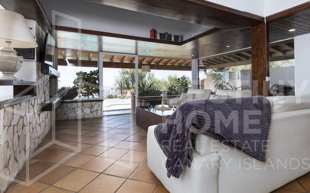 5 soveværelse Villa til salg i Parque Holandés, La Oliva med swimmingpool garage - € 950.000 (Ref: 8879394)