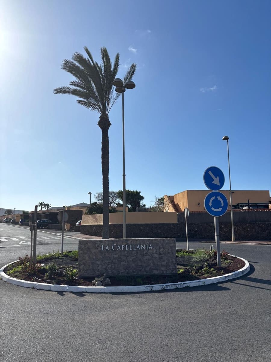 Kaupallinen myytävänä paikassa Corralejo - 800 000 € (Ref: 8912623)