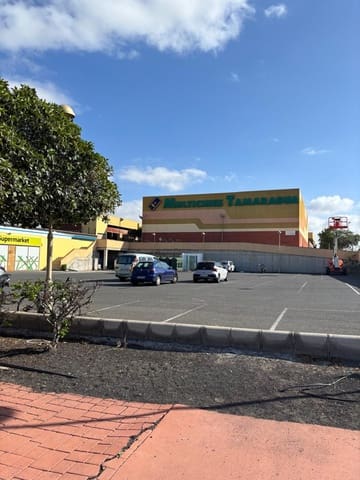 Kommersiell til salgs i Corralejo, La Oliva - € 800 000 (Ref: 8912623)