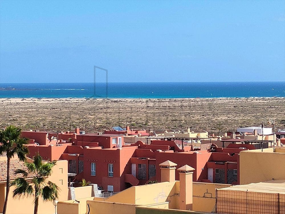 2 soveværelse Lejlighed til salg i Corralejo med swimmingpool garage - € 250.000 (Ref: 8921046)