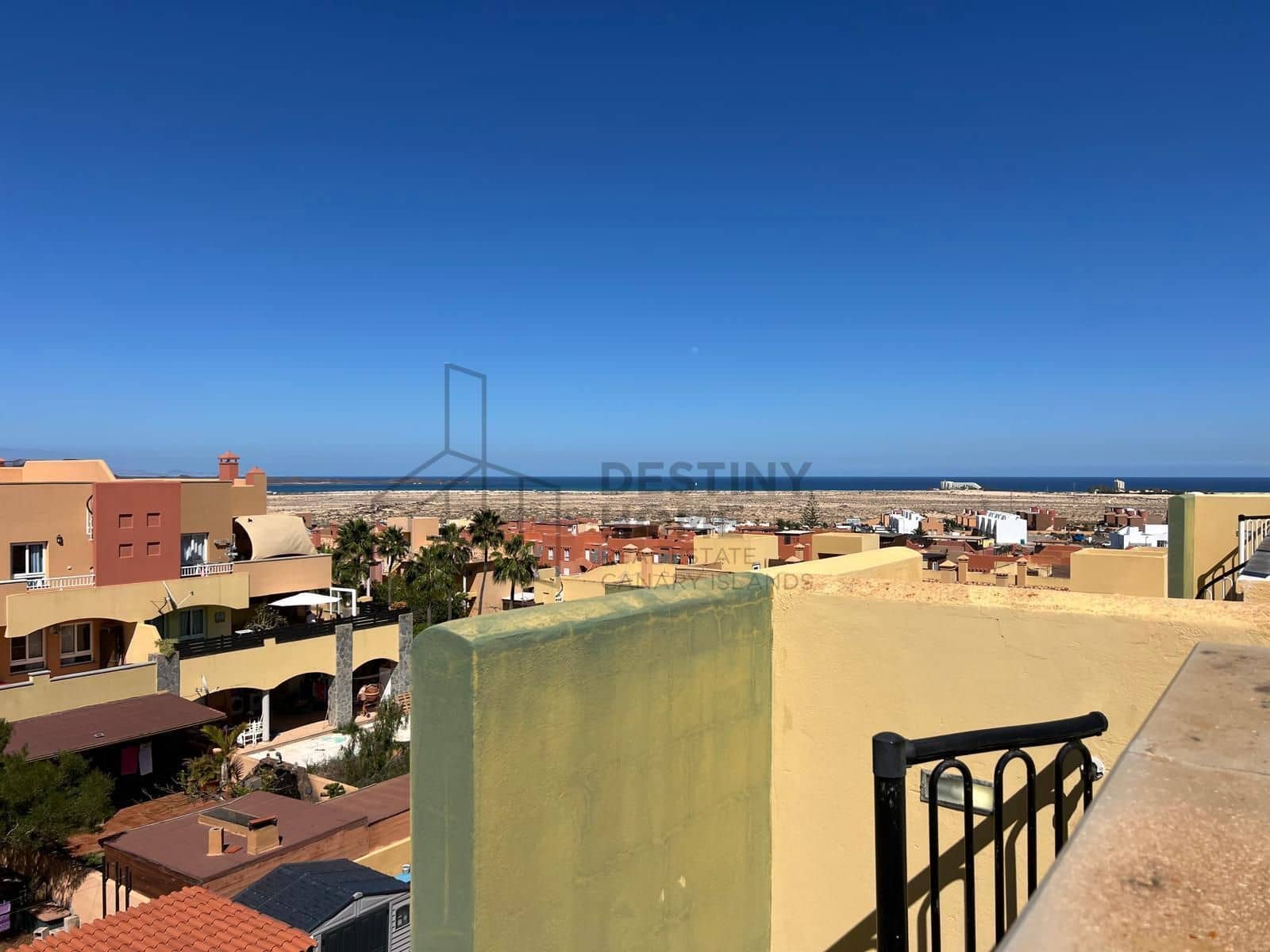 2 soveværelse Lejlighed til salg i Corralejo med swimmingpool garage - € 250.000 (Ref: 8921046)