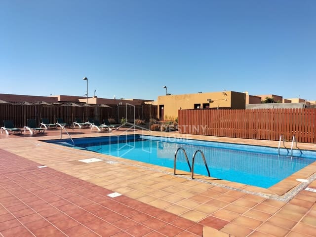 3 bedroom Villa for sale in Corralejo, La Oliva - € 255,000 (Ref: 8926121)
