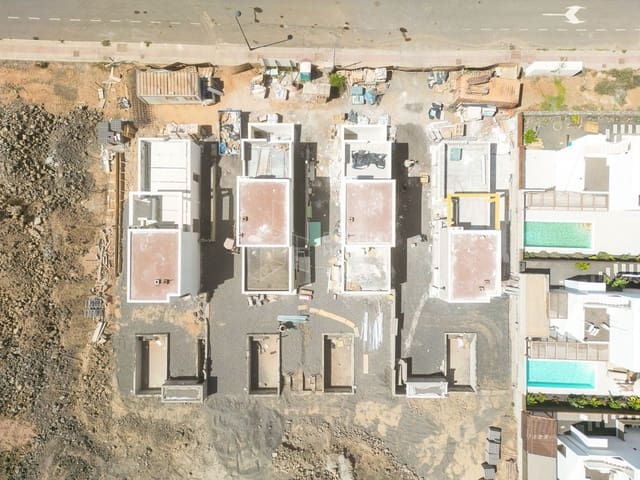 3 makuuhuone Huvila myytävänä paikassa Corralejo, La Oliva mukana uima-altaan - 520 000 € (Ref: 8938463)