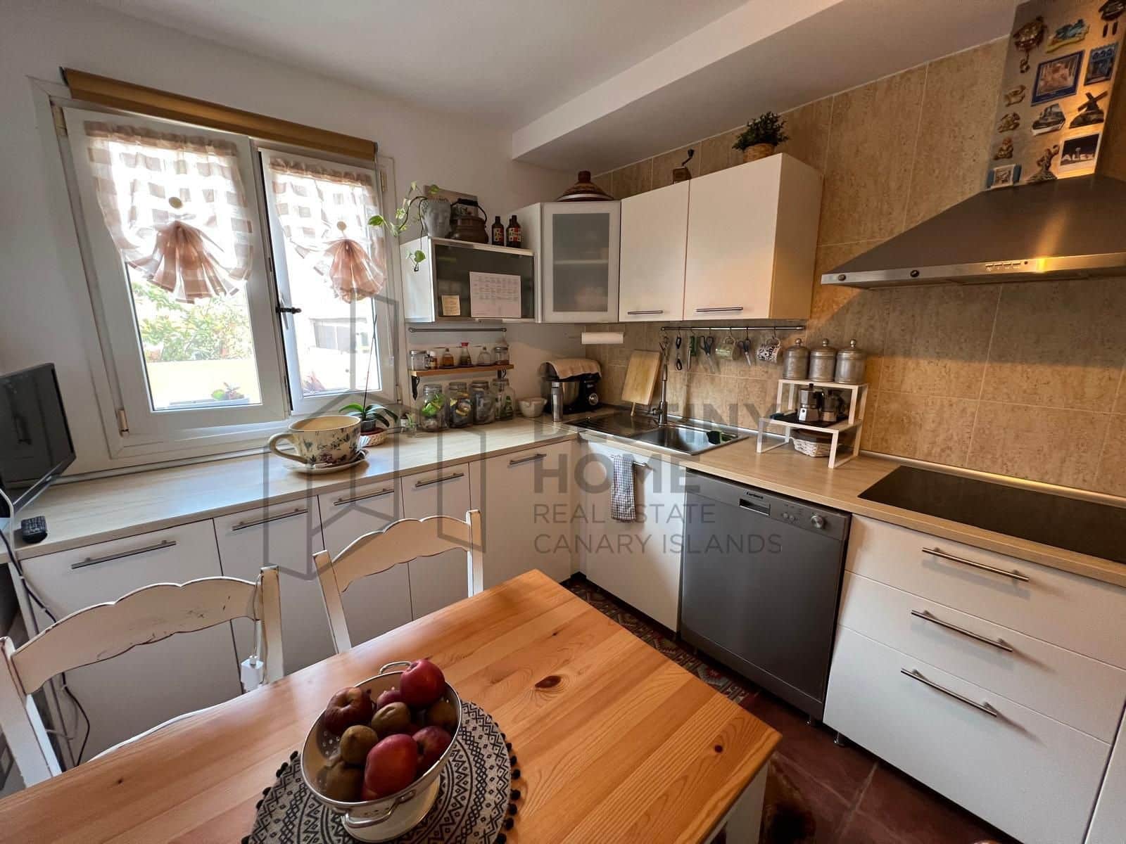 3 soveværelse Semi-Rækkehus til salg i Corralejo med swimmingpool garage - € 320.000 (Ref: 8945941)