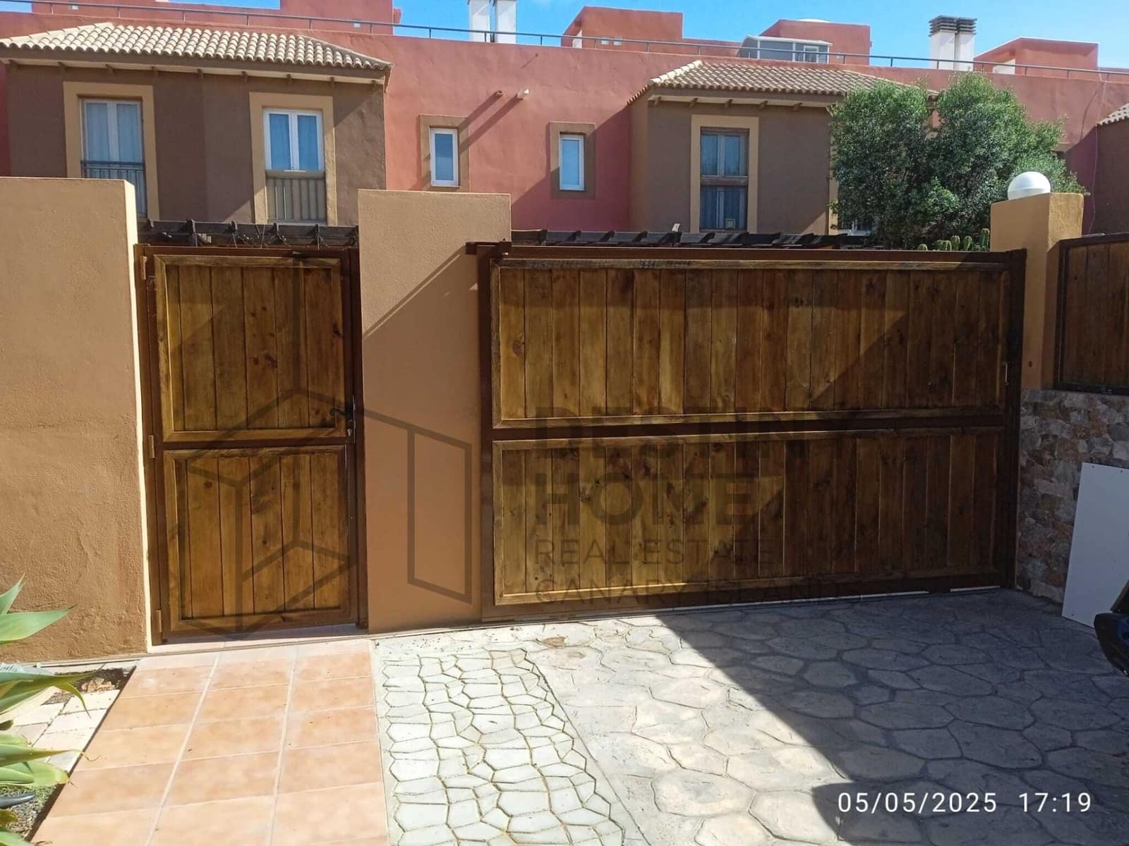 3 soveværelse Semi-Rækkehus til salg i Corralejo med swimmingpool garage - € 320.000 (Ref: 8945941)