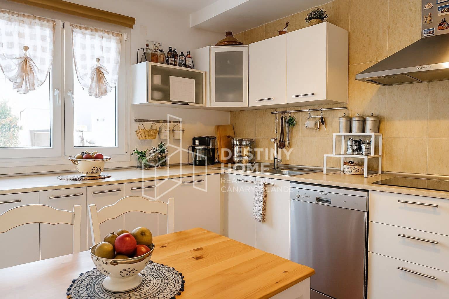 3 soveværelse Semi-Rækkehus til salg i Corralejo med swimmingpool garage - € 320.000 (Ref: 8945941)