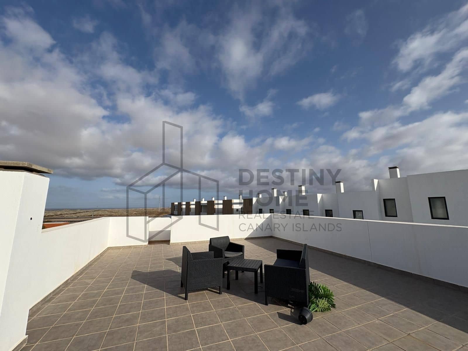 2 bedroom Villa for sale in Corralejo - € 280,000 (Ref: 8956899)