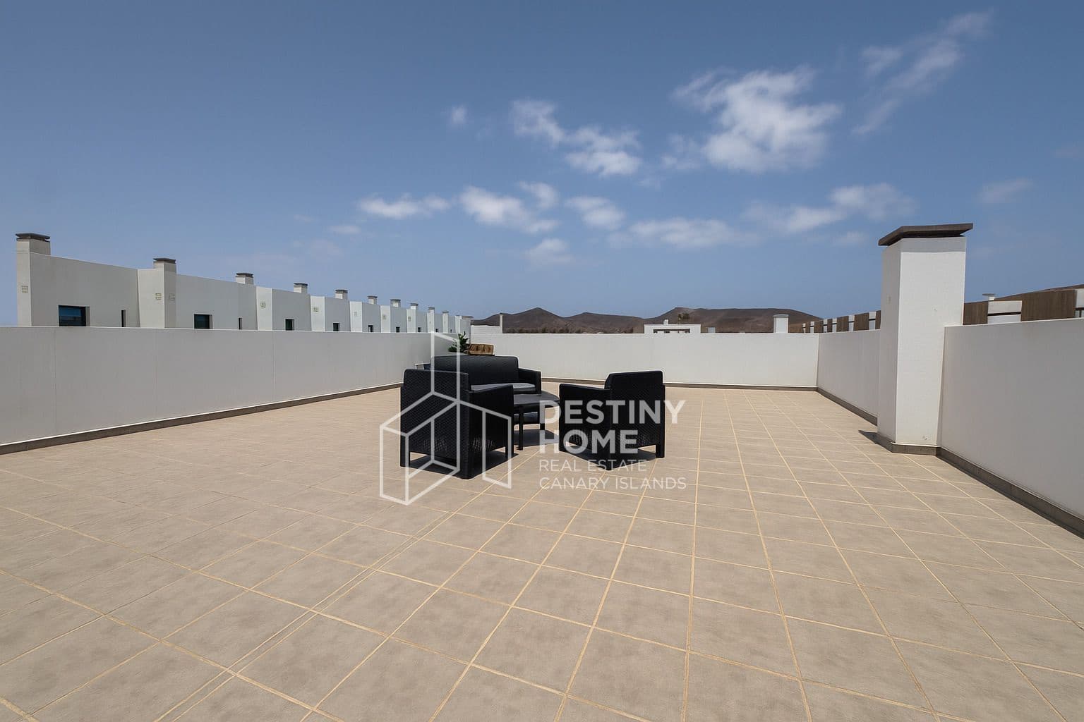 2 bedroom Villa for sale in Corralejo - € 280,000 (Ref: 8956899)