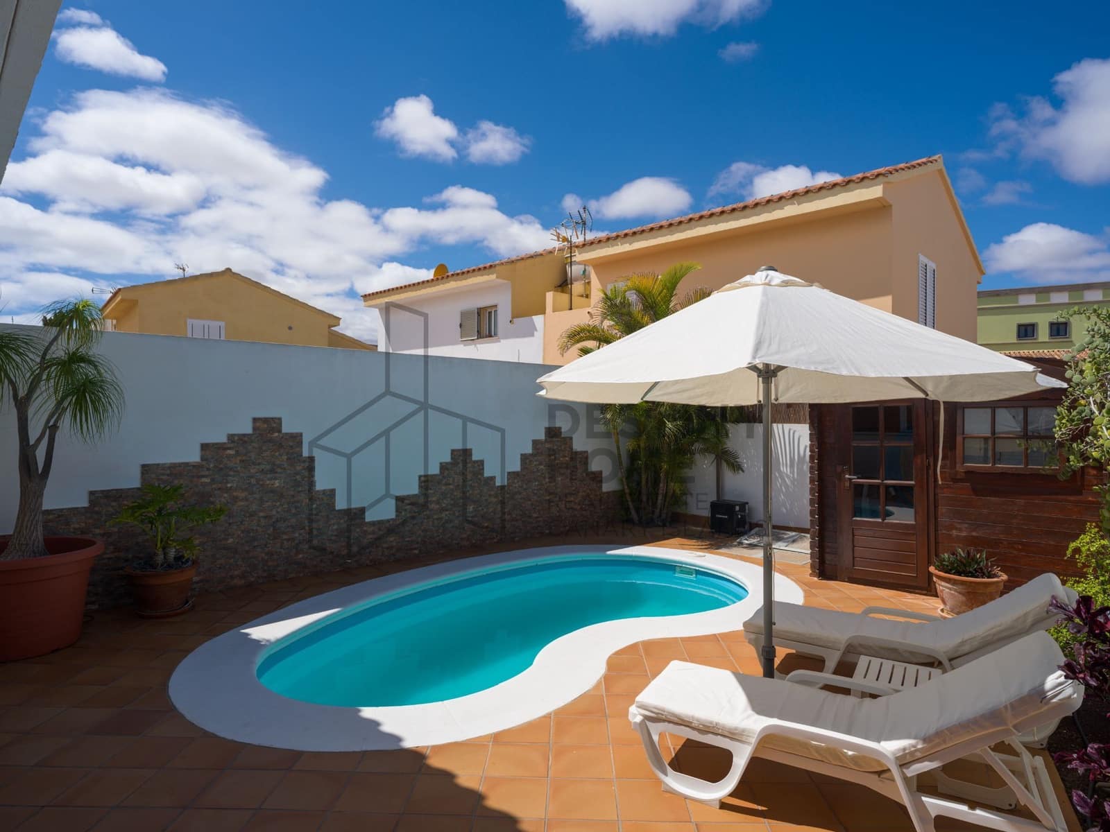 3 sypialnia Willa na sprzedaż w Corralejo z basenem - 695 000 € (Ref: 8961092)