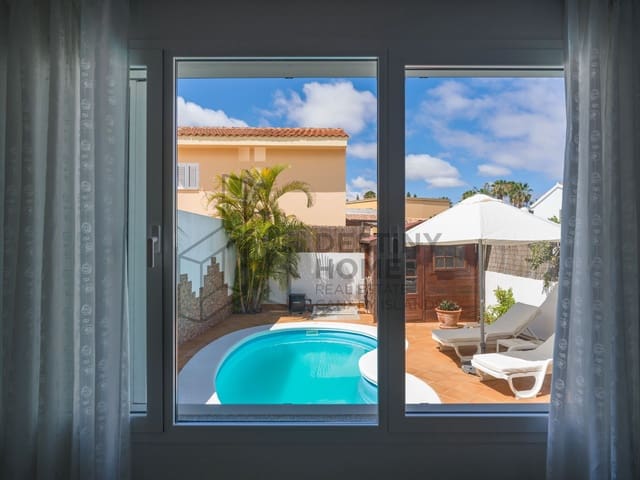 3 sypialnia Willa na sprzedaż w Corralejo, La Oliva z basenem - 695 000 € (Ref: 8961092)