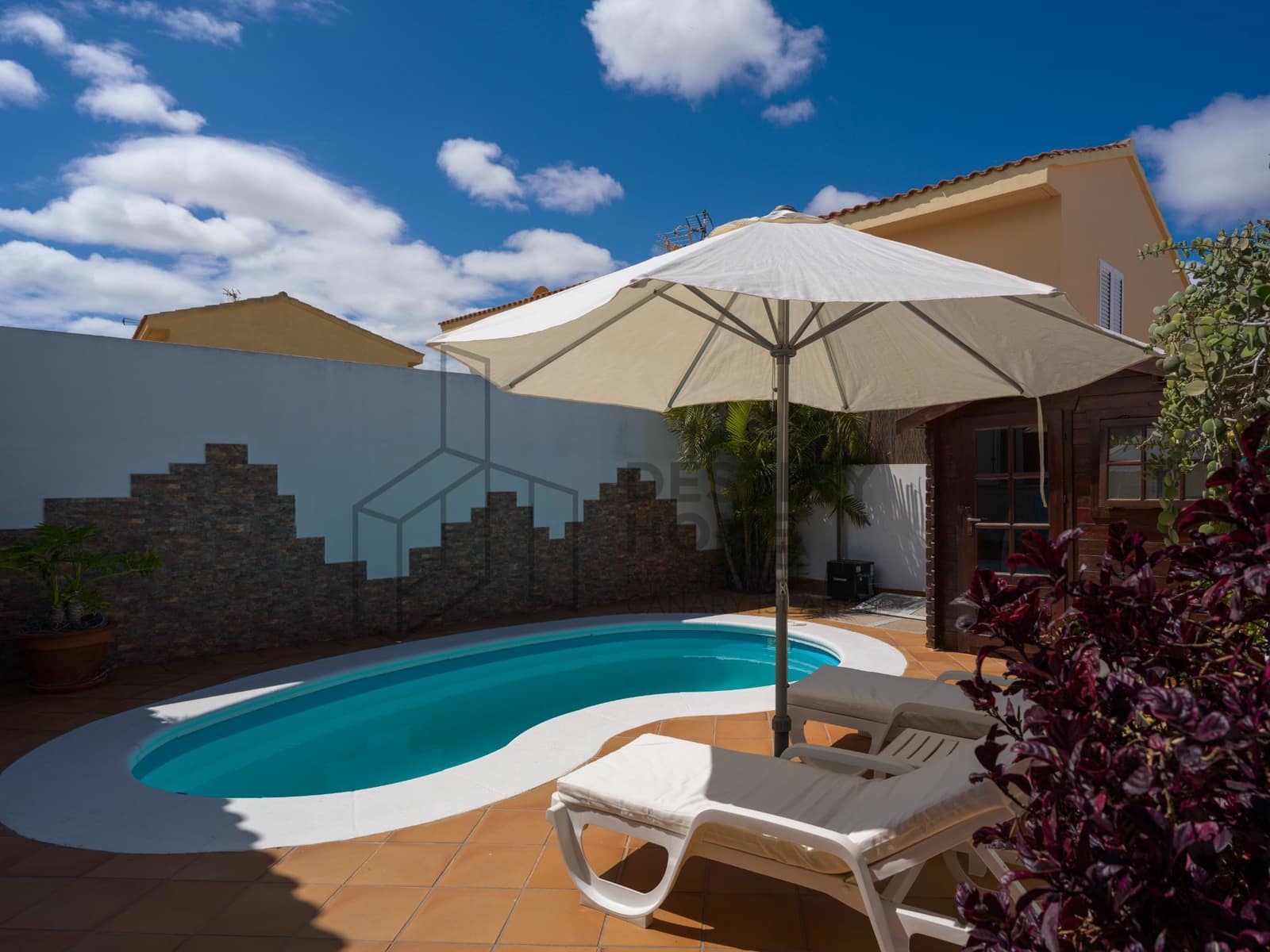 3 sypialnia Willa na sprzedaż w Corralejo z basenem - 695 000 € (Ref: 8961092)