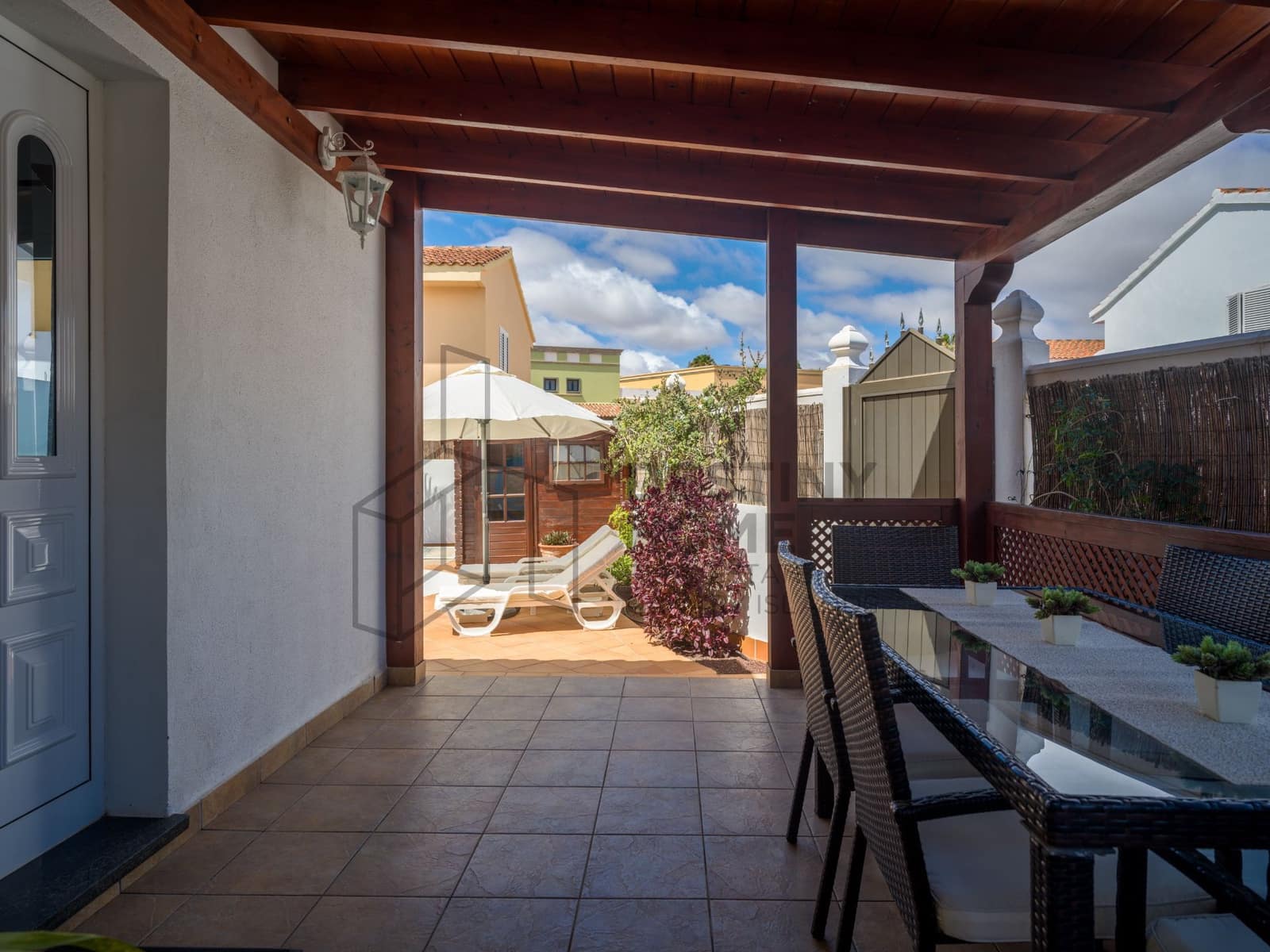 3 sypialnia Willa na sprzedaż w Corralejo z basenem - 695 000 € (Ref: 8961092)