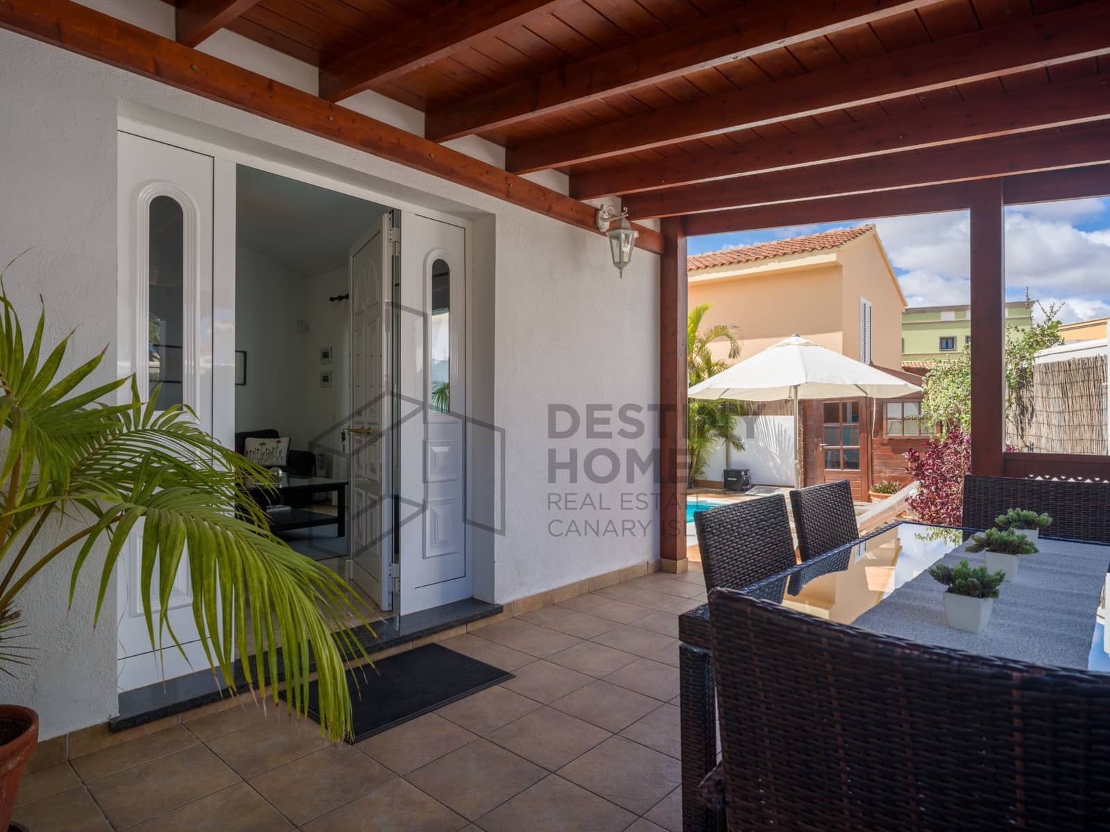 3 sypialnia Willa na sprzedaż w Corralejo z basenem - 695 000 € (Ref: 8961092)