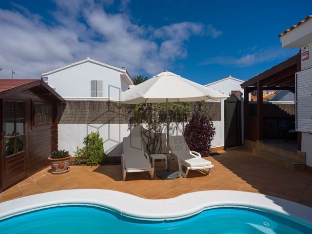 3 Zimmer Villa zu verkaufen in Corralejo, La Oliva mit Pool - 755.000 € (Ref: 8961092)