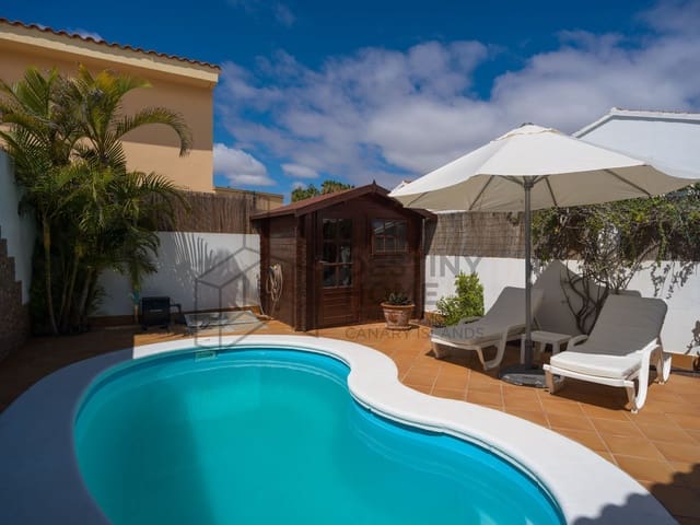 3 sypialnia Willa na sprzedaż w Corralejo, La Oliva z basenem - 695 000 € (Ref: 8961092)