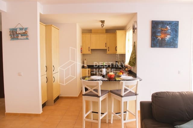 Apartamento de 2 habitaciones en Corralejo, La Oliva en venta con piscina garaje - 249.000 € (Ref: 8985517)