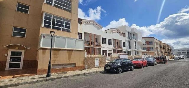 2 soverom Leilighet til salgs i Corralejo, La Oliva med garasje - € 194 000 (Ref: 8993629)