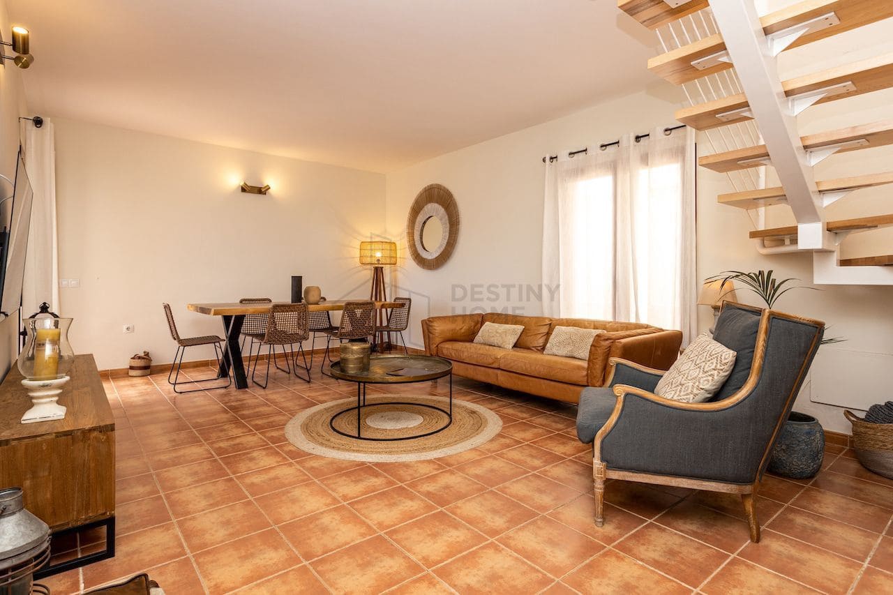 3 sypialnia Willa na sprzedaż w Corralejo z basenem garażem - 415 000 € (Ref: 9000965)