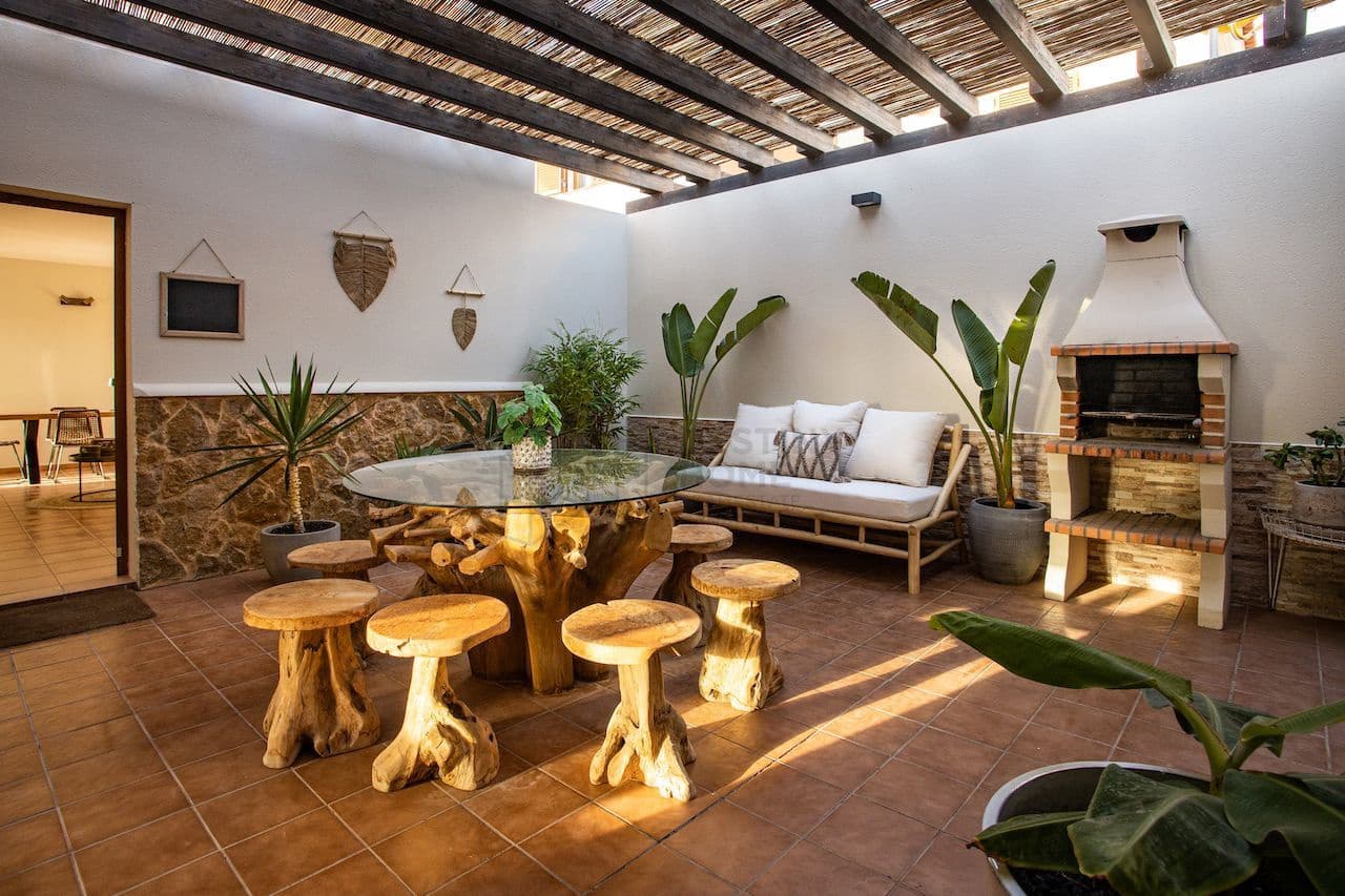 3 sypialnia Willa na sprzedaż w Corralejo z basenem garażem - 415 000 € (Ref: 9000965)