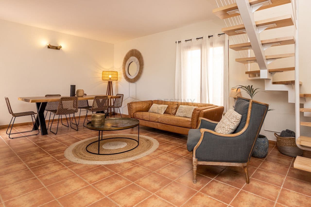 3 sypialnia Willa na sprzedaż w Corralejo z basenem garażem - 415 000 € (Ref: 9000965)