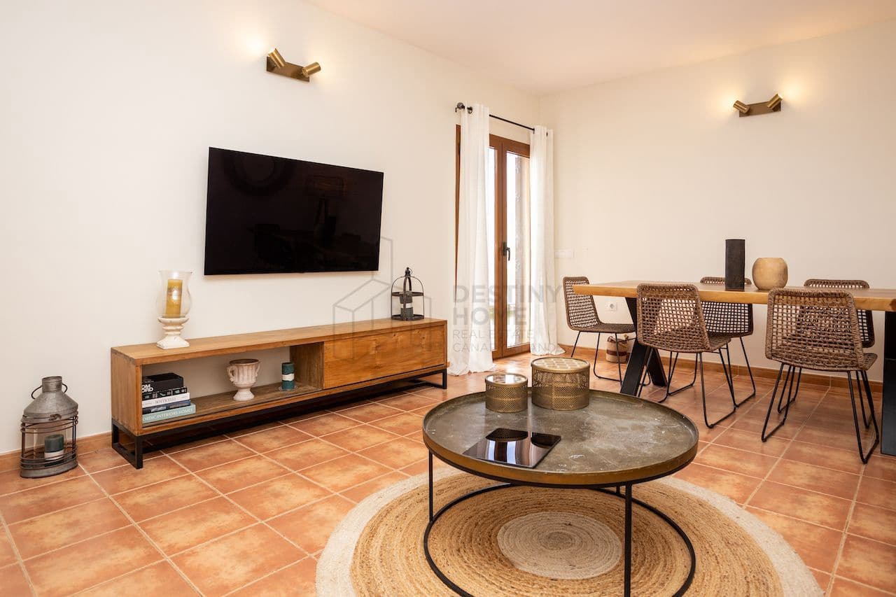 3 sypialnia Willa na sprzedaż w Corralejo z basenem garażem - 415 000 € (Ref: 9000965)