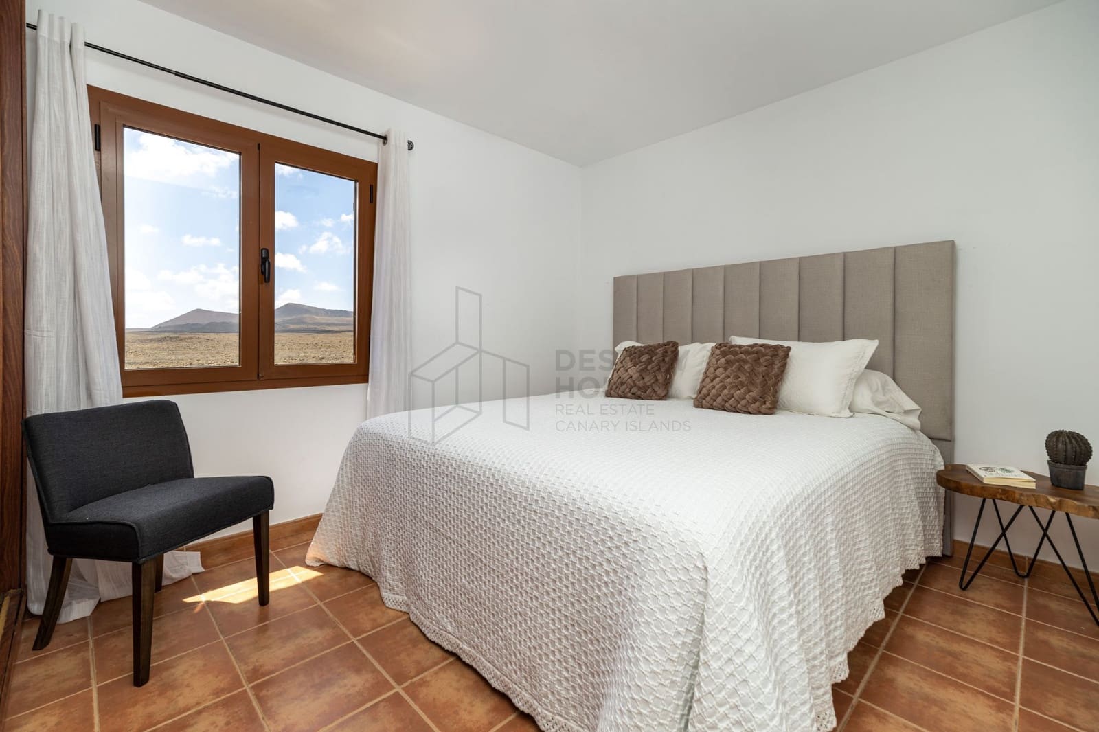 3 sypialnia Willa na sprzedaż w Corralejo z basenem garażem - 415 000 € (Ref: 9000965)