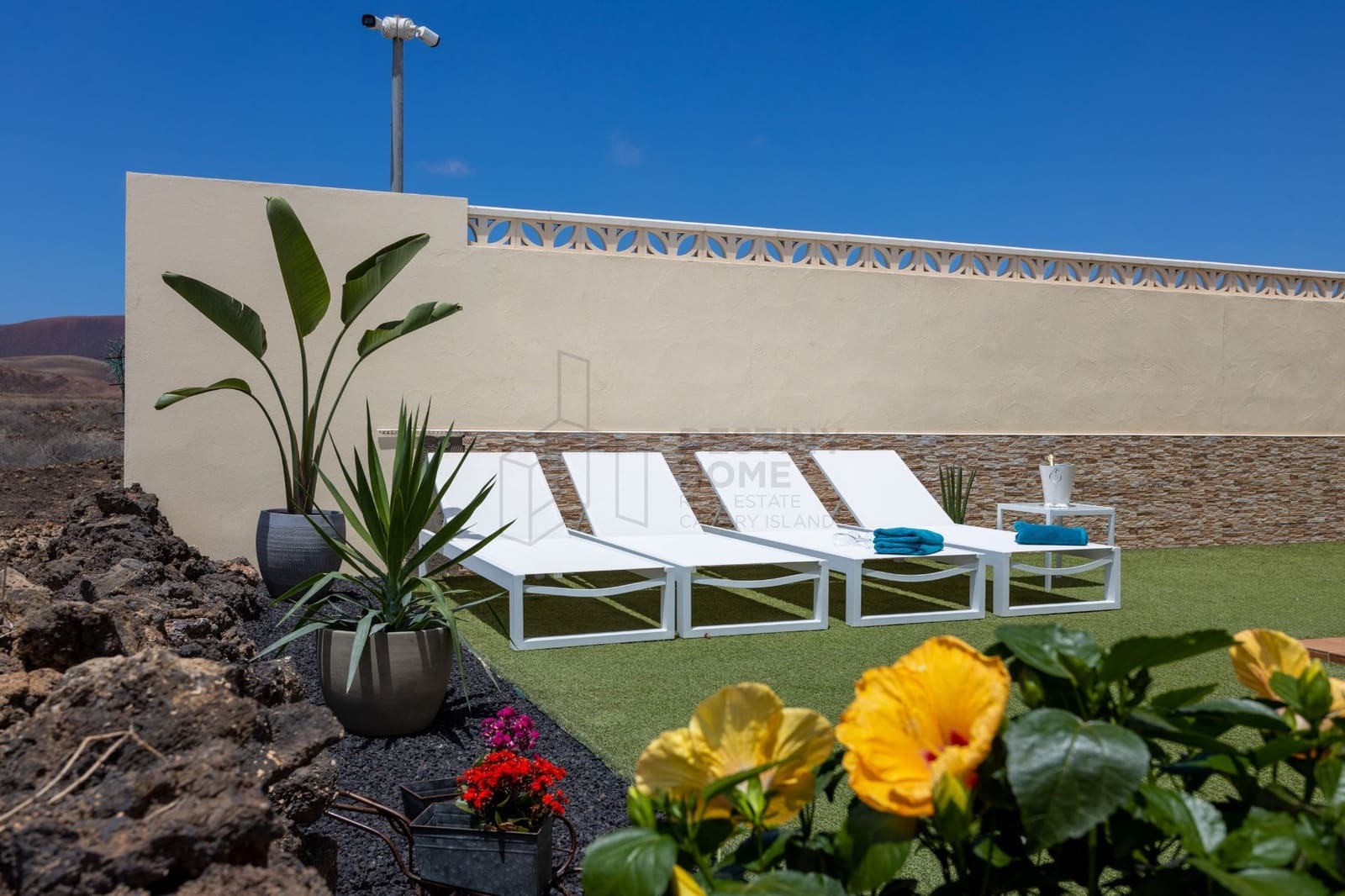 3 sypialnia Willa na sprzedaż w Corralejo z basenem garażem - 415 000 € (Ref: 9000965)