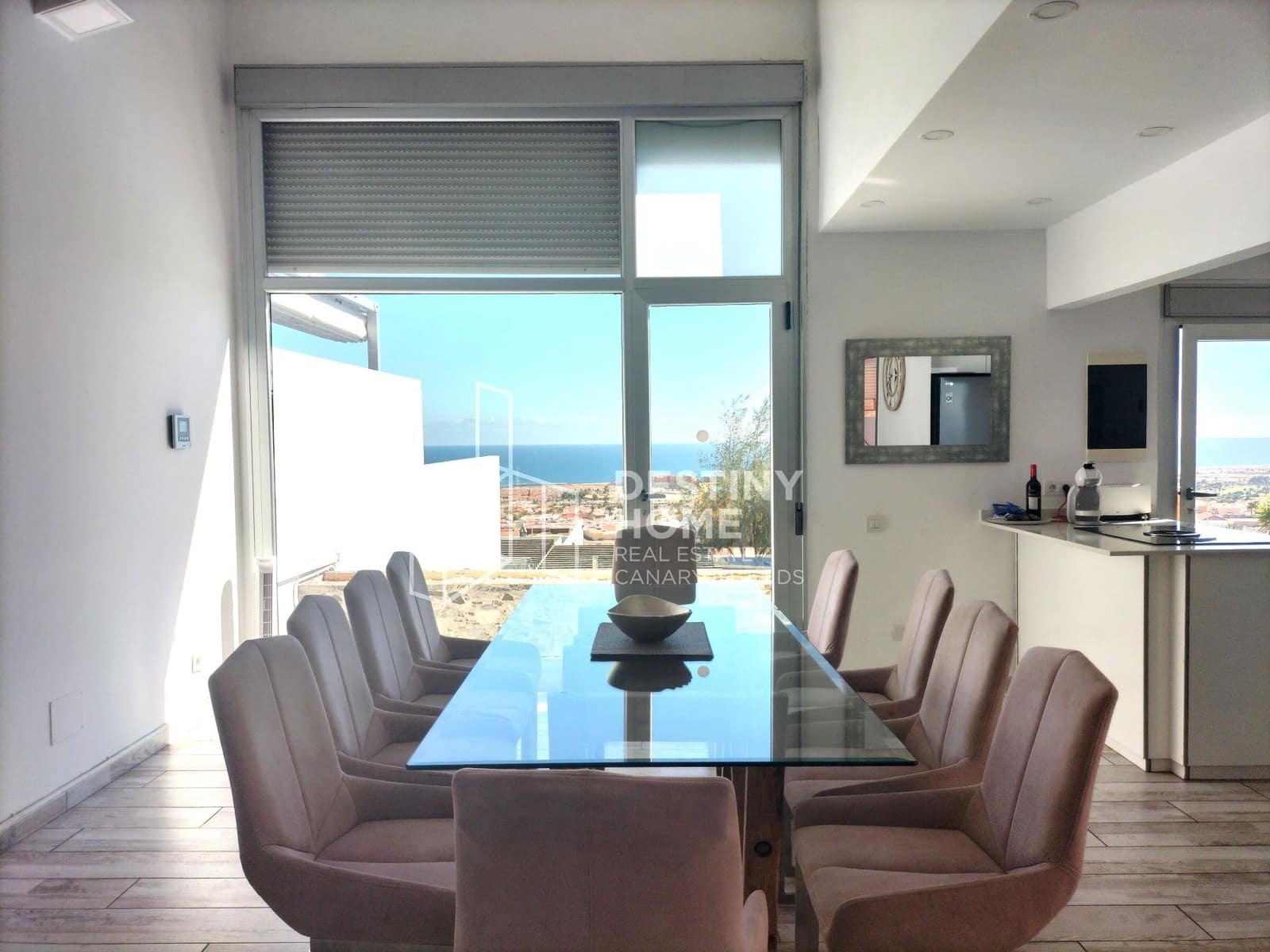 5 soveværelse Villa til salg i Caleta de Fuste med swimmingpool garage - € 655.000 (Ref: 9007369)