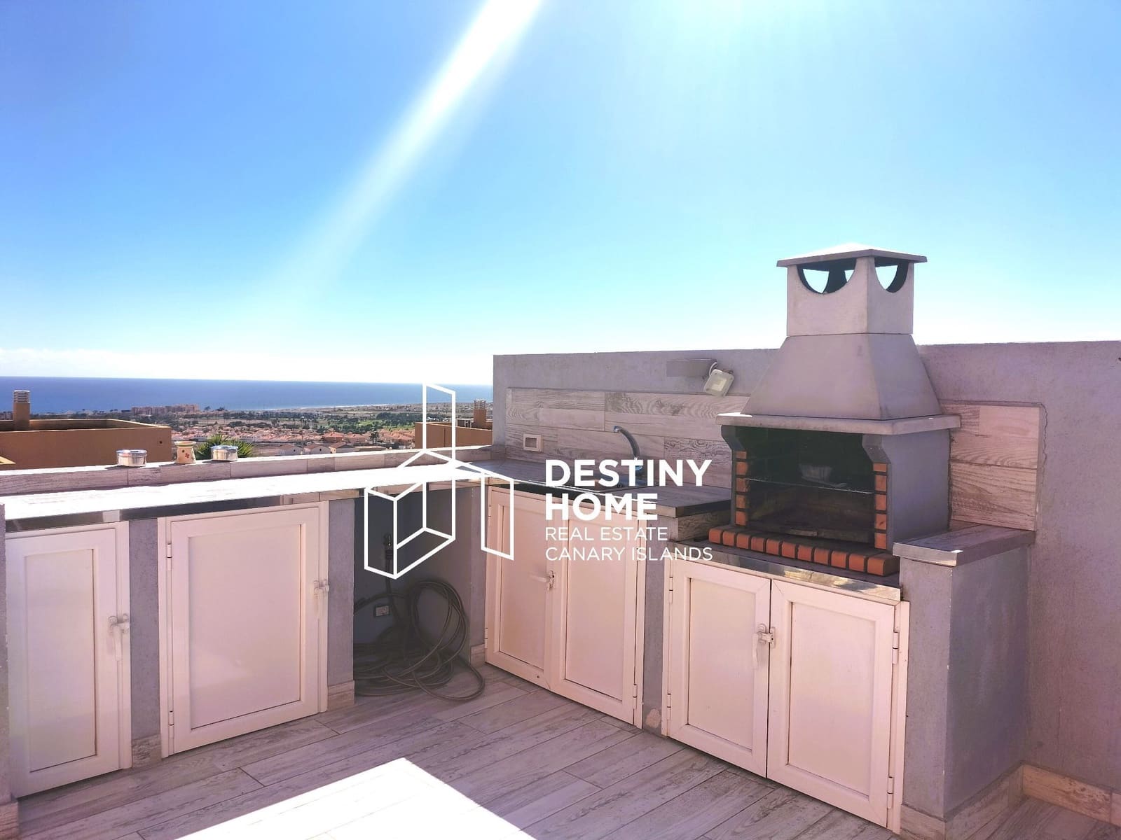 5 soveværelse Villa til salg i Caleta de Fuste med swimmingpool garage - € 655.000 (Ref: 9007369)