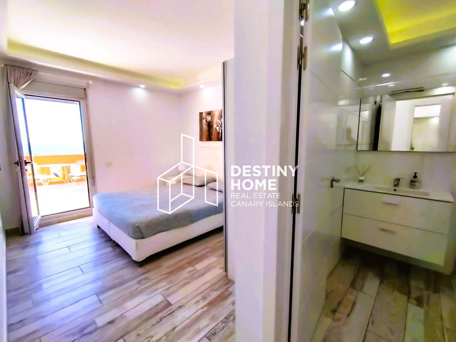 5 soveværelse Villa til salg i Caleta de Fuste med swimmingpool garage - € 655.000 (Ref: 9007369)