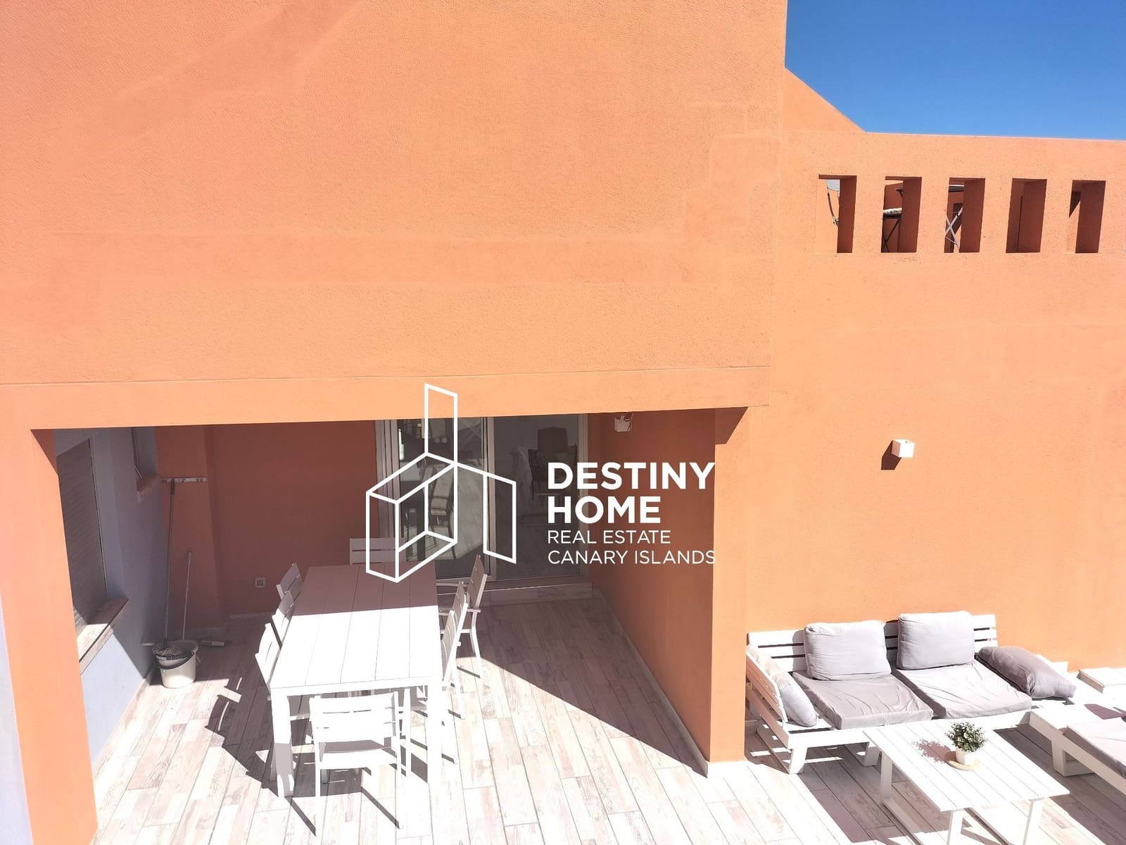 5 soveværelse Villa til salg i Caleta de Fuste med swimmingpool garage - € 655.000 (Ref: 9007369)