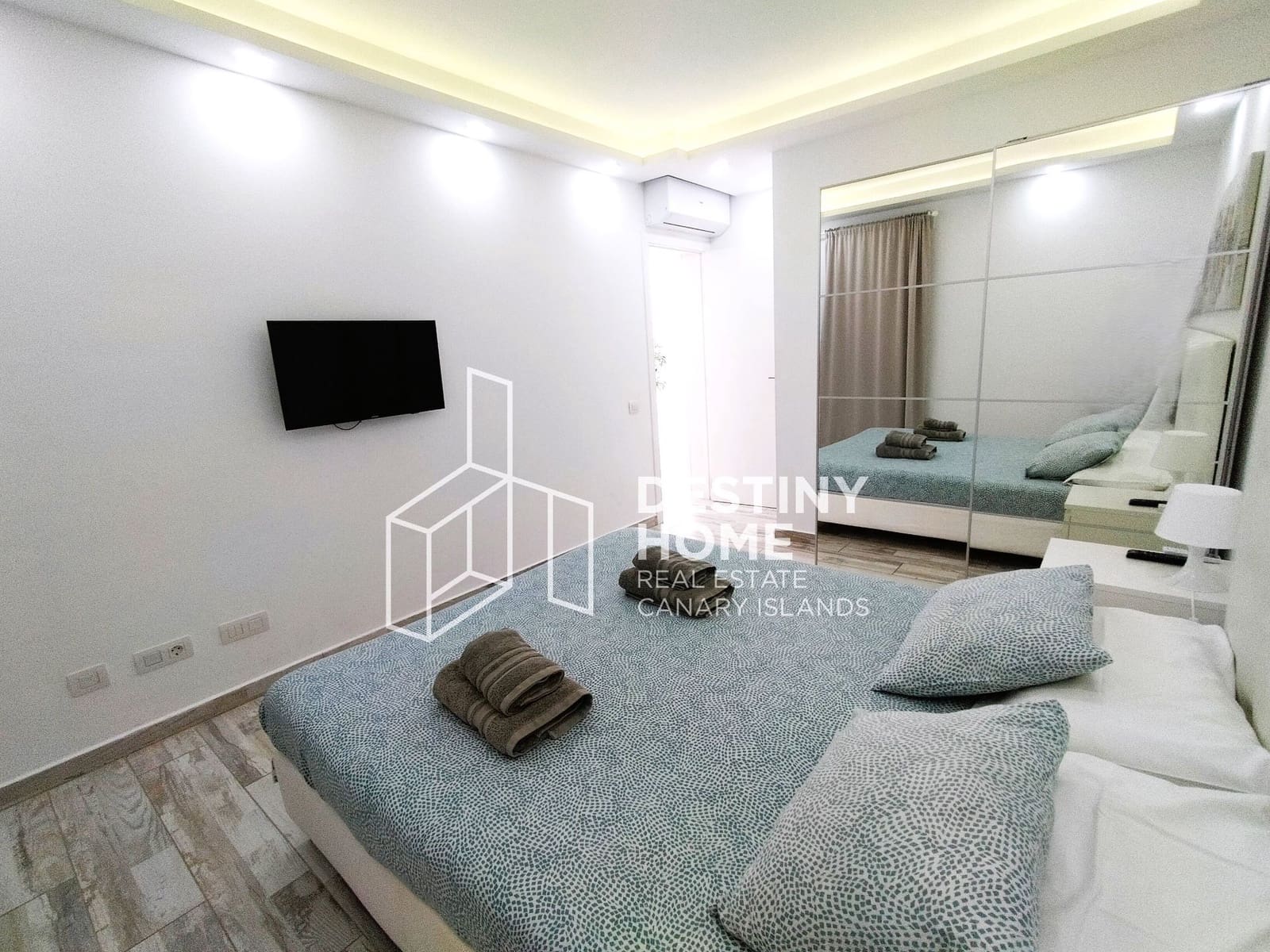 5 soveværelse Villa til salg i Caleta de Fuste med swimmingpool garage - € 655.000 (Ref: 9007369)