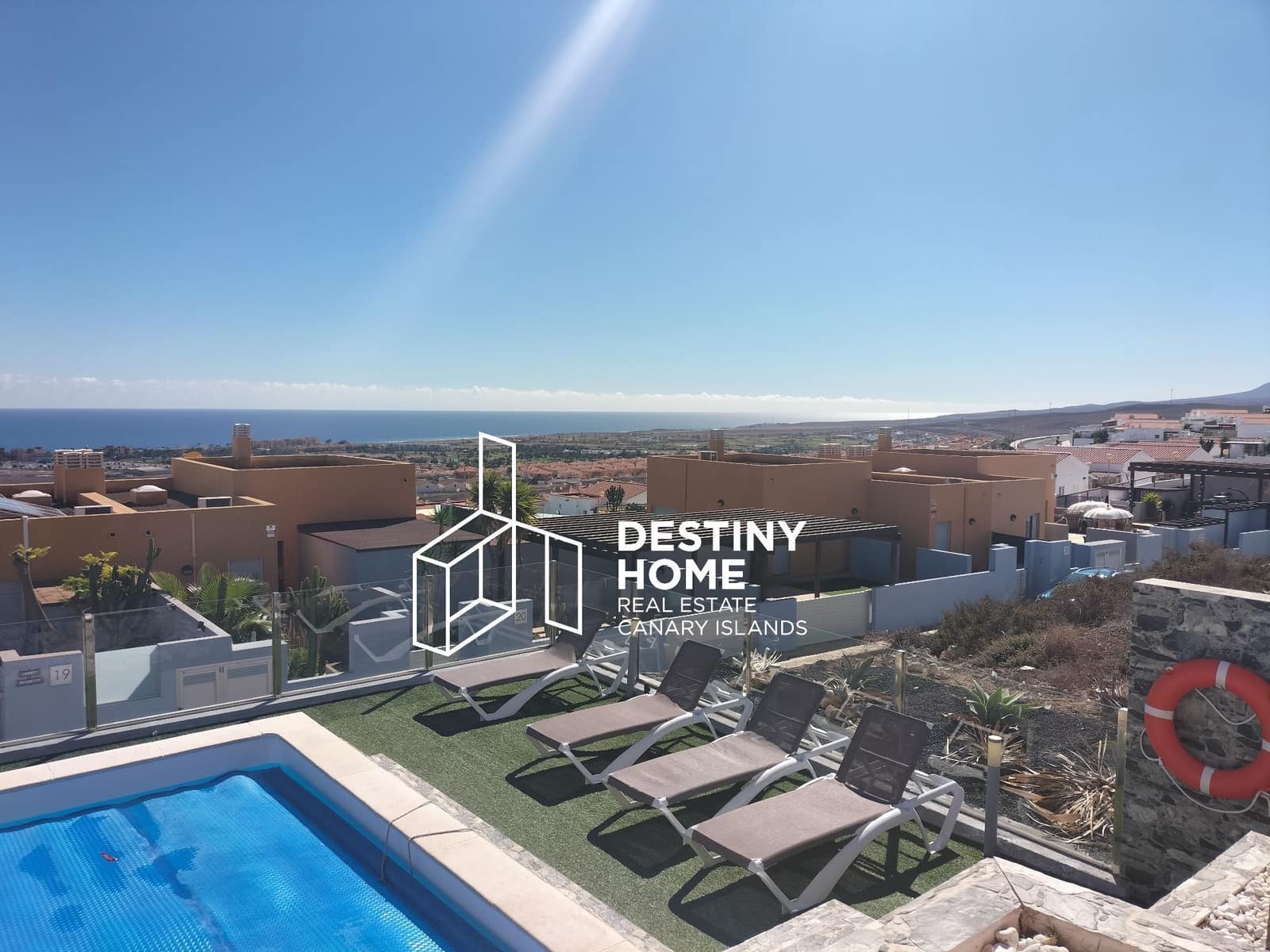 5 soveværelse Villa til salg i Caleta de Fuste med swimmingpool garage - € 655.000 (Ref: 9007369)
