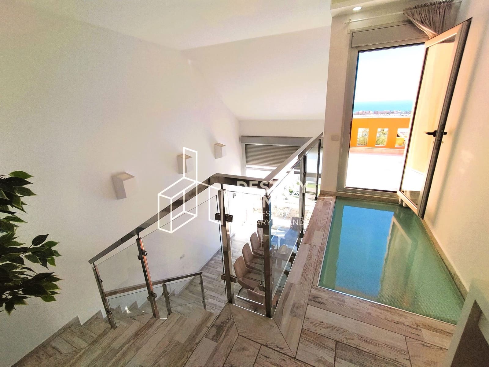 5 soveværelse Villa til salg i Caleta de Fuste med swimmingpool garage - € 655.000 (Ref: 9007369)