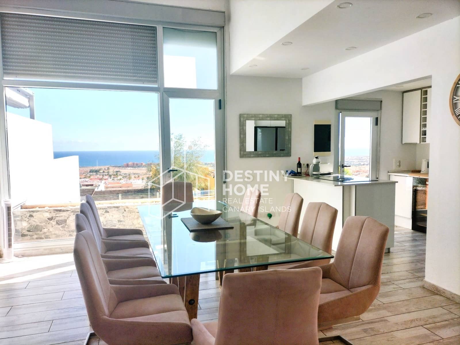 5 soveværelse Villa til salg i Caleta de Fuste med swimmingpool garage - € 655.000 (Ref: 9007369)