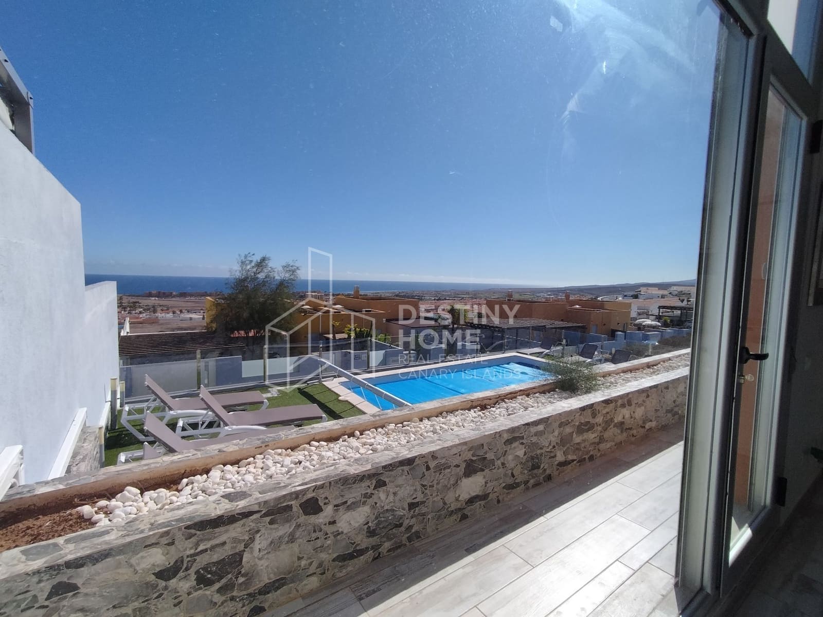 5 soveværelse Villa til salg i Caleta de Fuste med swimmingpool garage - € 655.000 (Ref: 9007369)