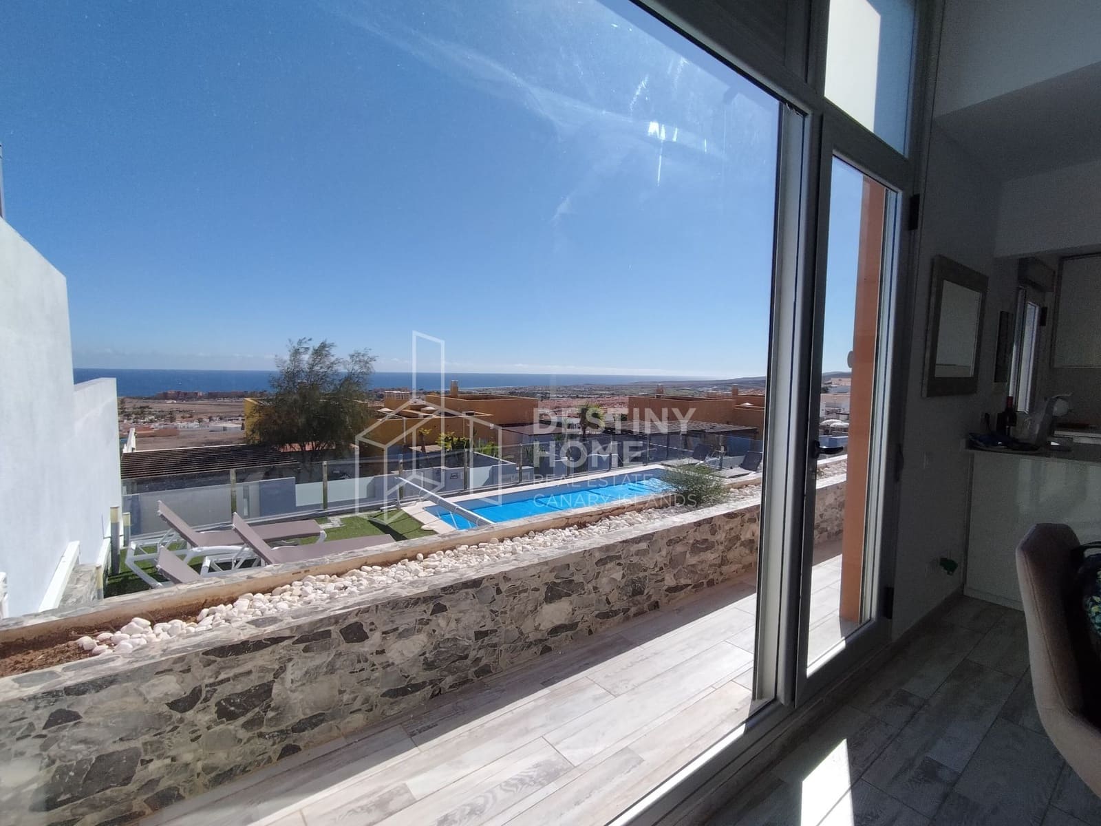 5 soveværelse Villa til salg i Caleta de Fuste med swimmingpool garage - € 655.000 (Ref: 9007369)