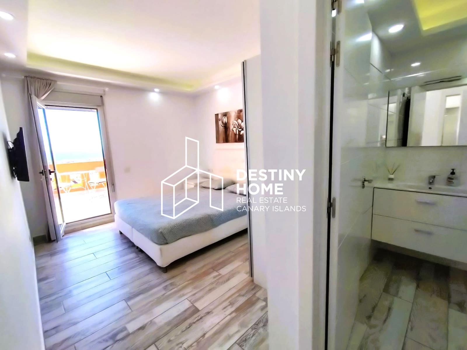 5 soveværelse Villa til salg i Caleta de Fuste med swimmingpool garage - € 655.000 (Ref: 9007369)