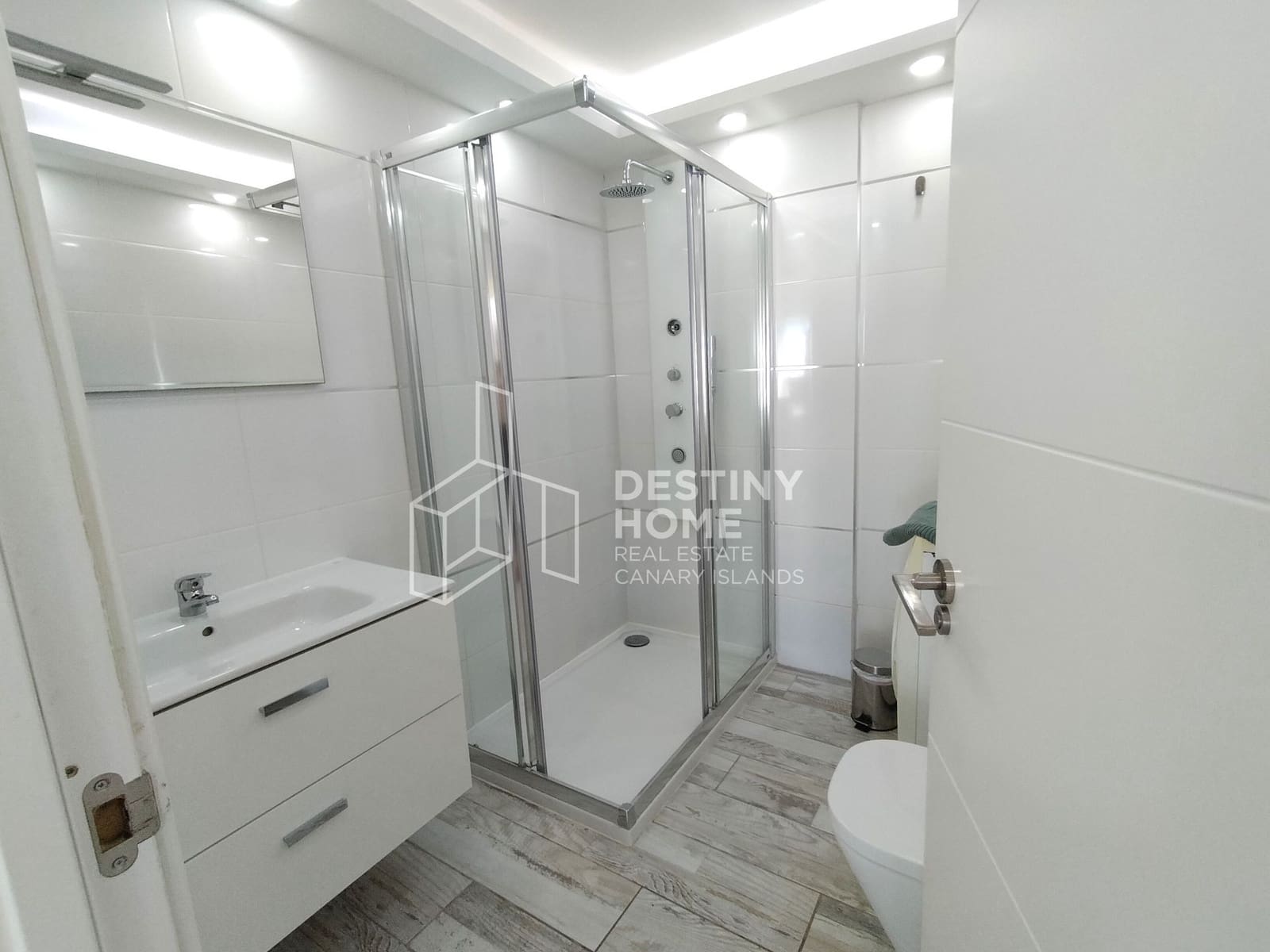 5 soveværelse Villa til salg i Caleta de Fuste med swimmingpool garage - € 655.000 (Ref: 9007369)