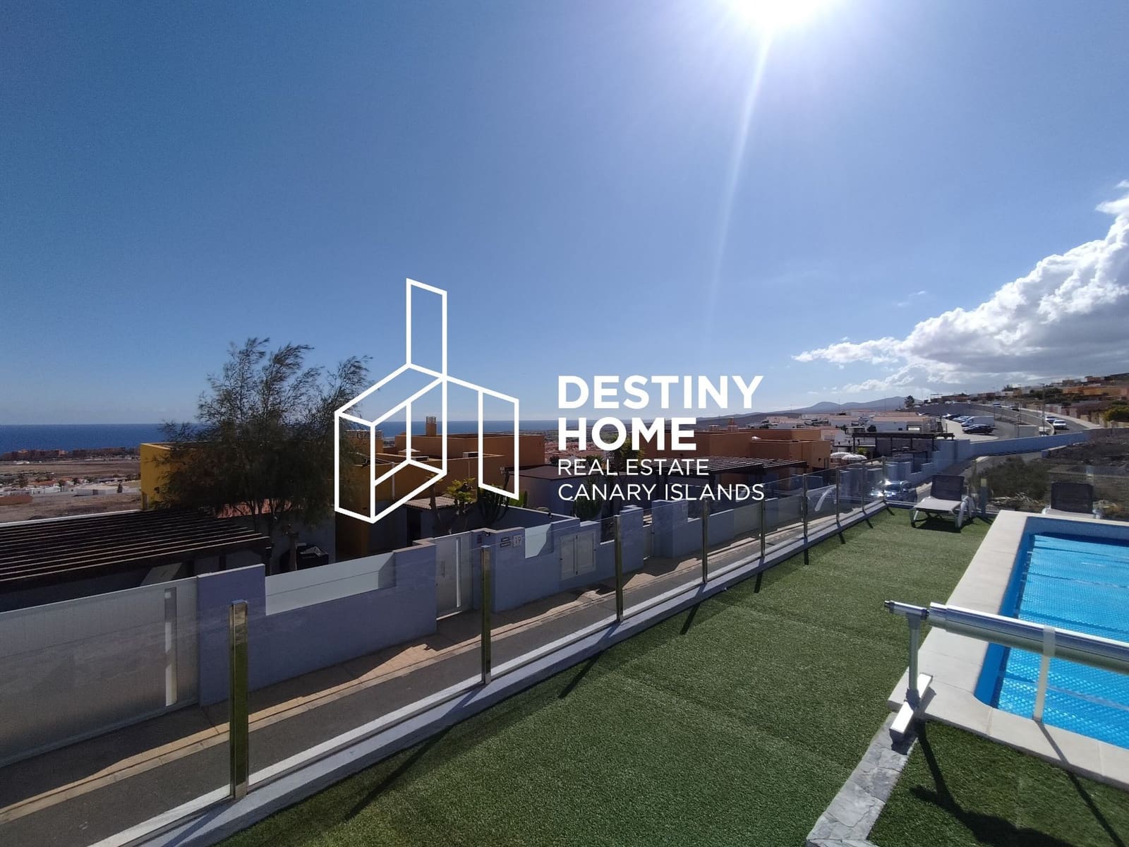 5 soveværelse Villa til salg i Caleta de Fuste med swimmingpool garage - € 655.000 (Ref: 9007369)