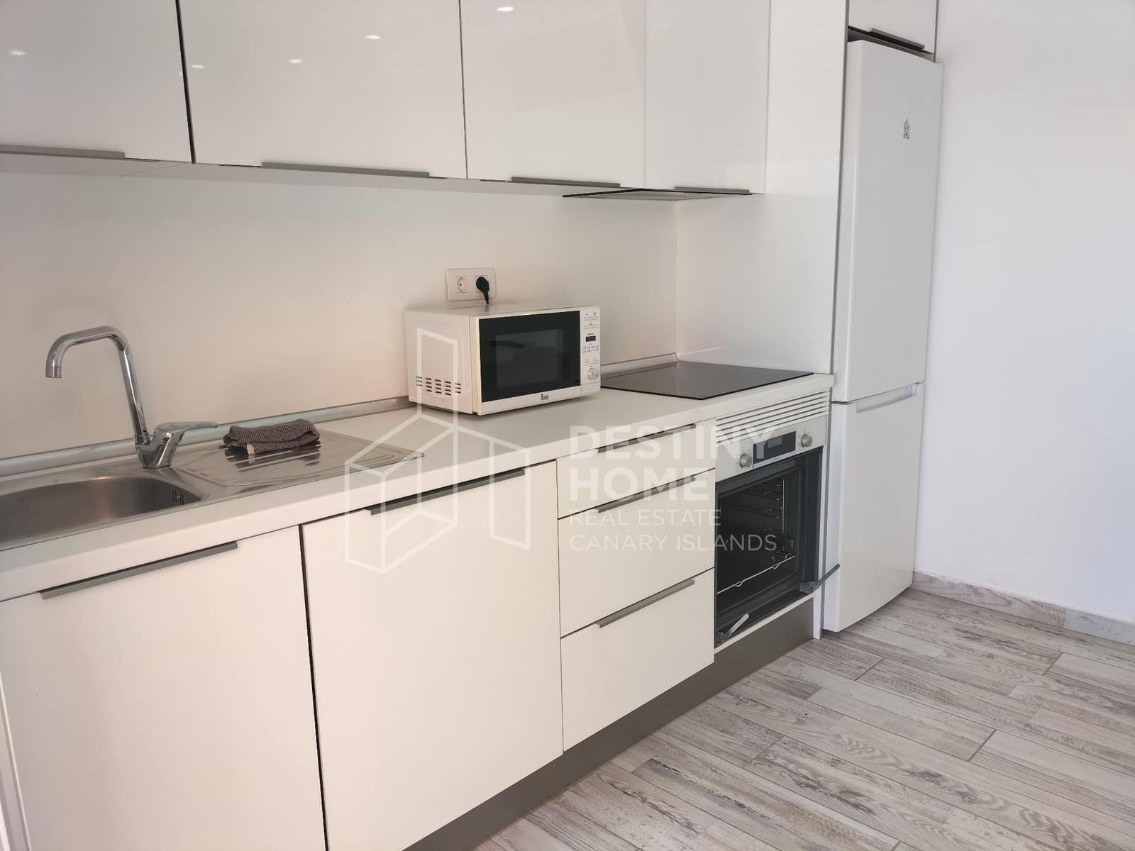 5 soveværelse Villa til salg i Caleta de Fuste med swimmingpool garage - € 655.000 (Ref: 9007369)