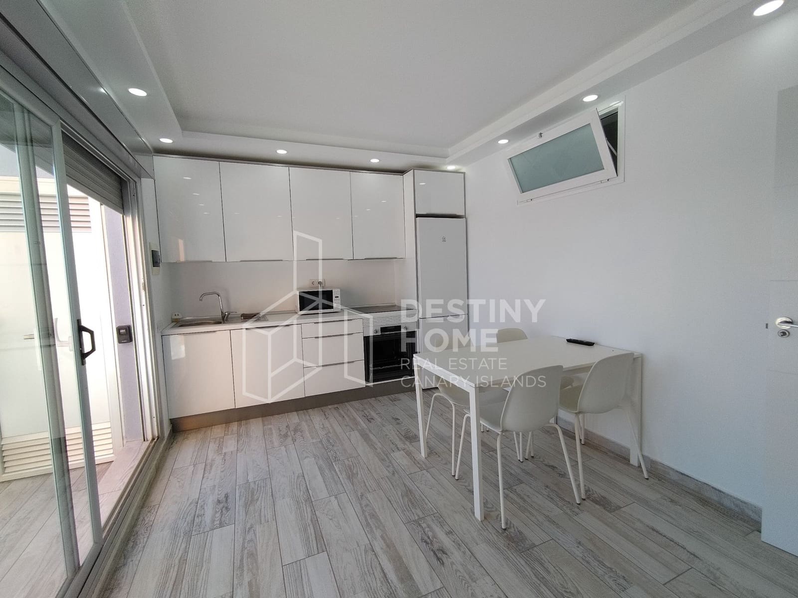 5 soveværelse Villa til salg i Caleta de Fuste med swimmingpool garage - € 655.000 (Ref: 9007369)