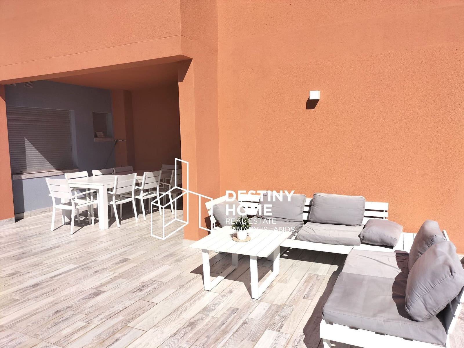 5 soveværelse Villa til salg i Caleta de Fuste med swimmingpool garage - € 655.000 (Ref: 9007369)