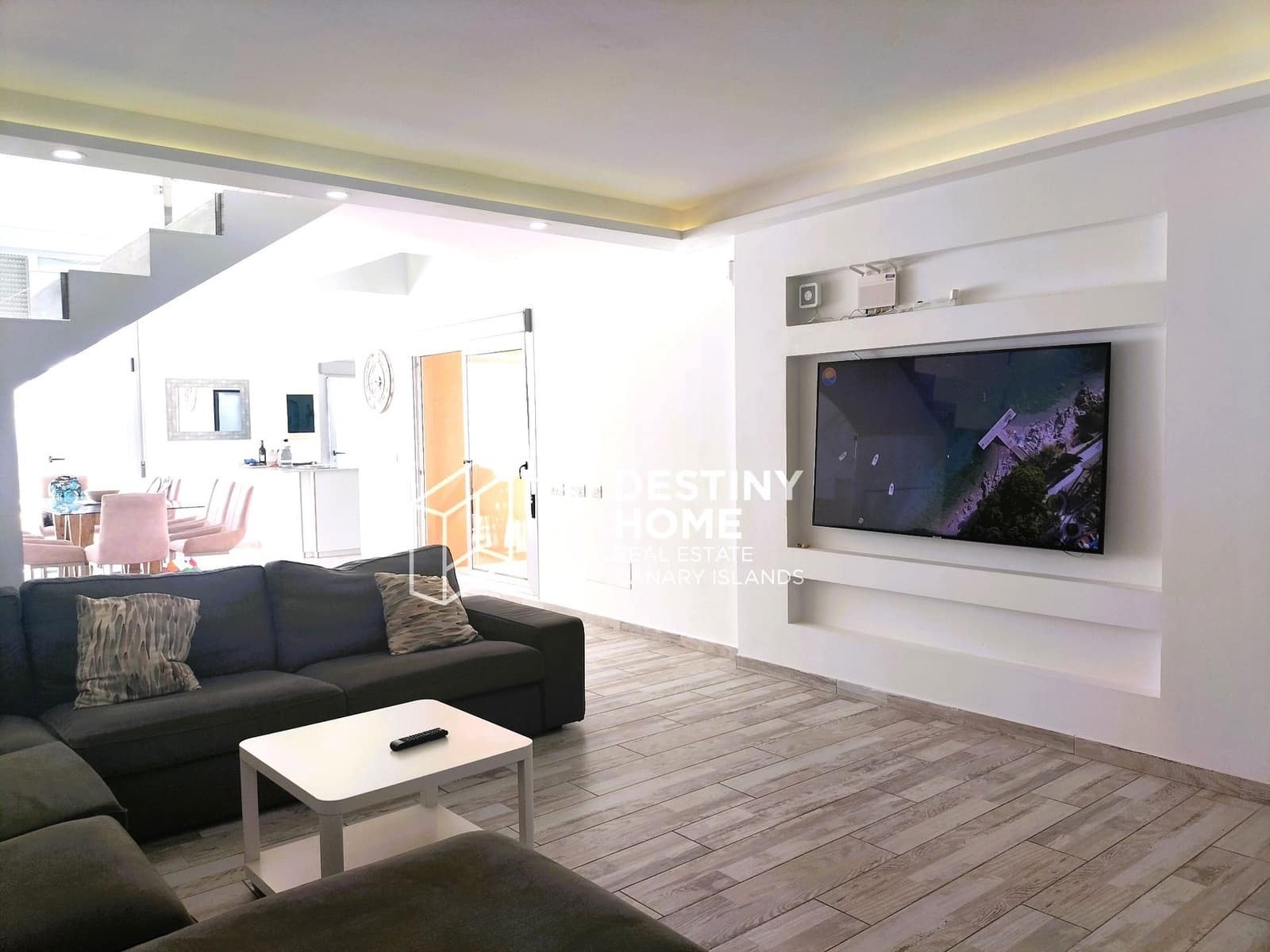 5 soveværelse Villa til salg i Caleta de Fuste med swimmingpool garage - € 655.000 (Ref: 9007369)