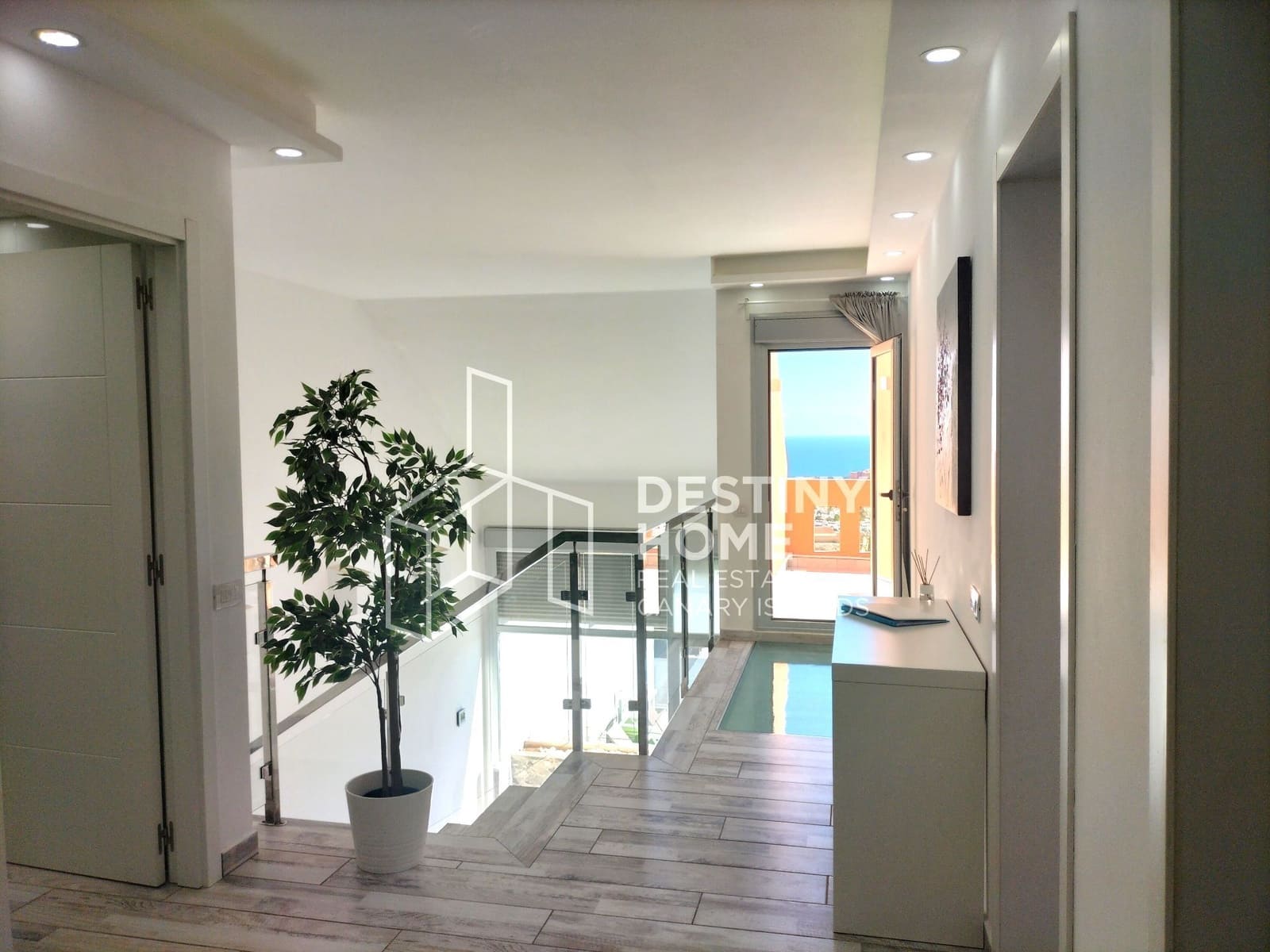 5 soveværelse Villa til salg i Caleta de Fuste med swimmingpool garage - € 655.000 (Ref: 9007369)