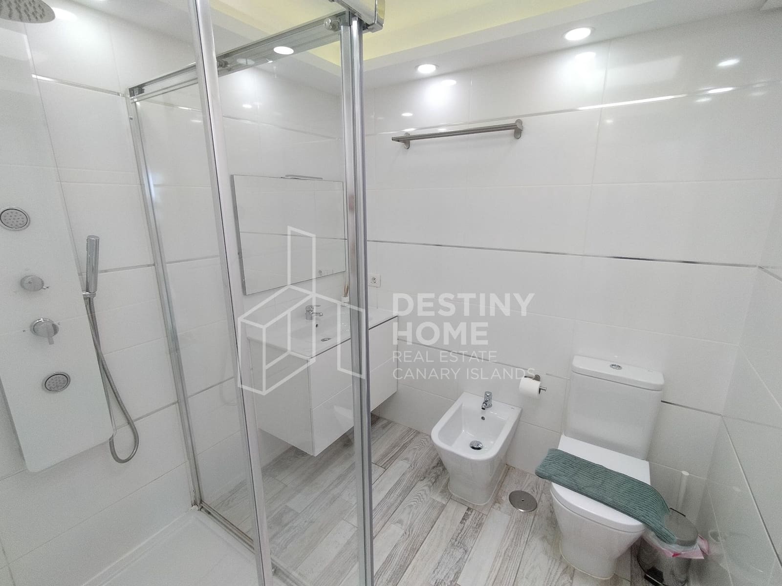 5 soveværelse Villa til salg i Caleta de Fuste med swimmingpool garage - € 655.000 (Ref: 9007369)