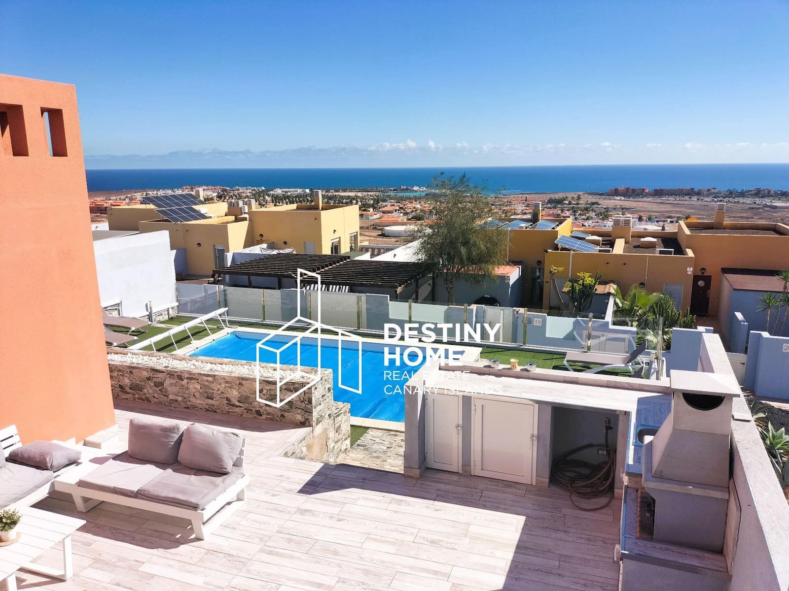5 soveværelse Villa til salg i Caleta de Fuste med swimmingpool garage - € 655.000 (Ref: 9007369)